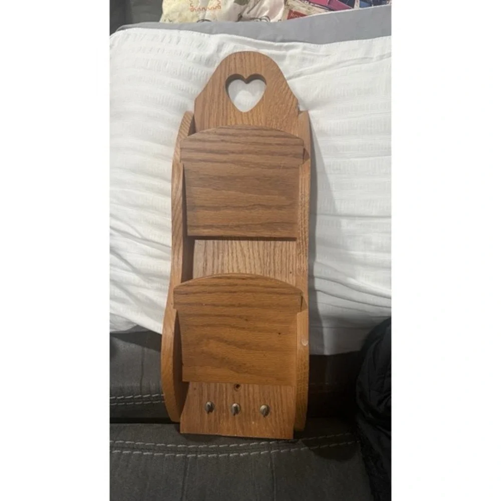 Vintage Harvest Oak Wood Wall Mail Letter Holder Key Rack Heart Cutout Organizer